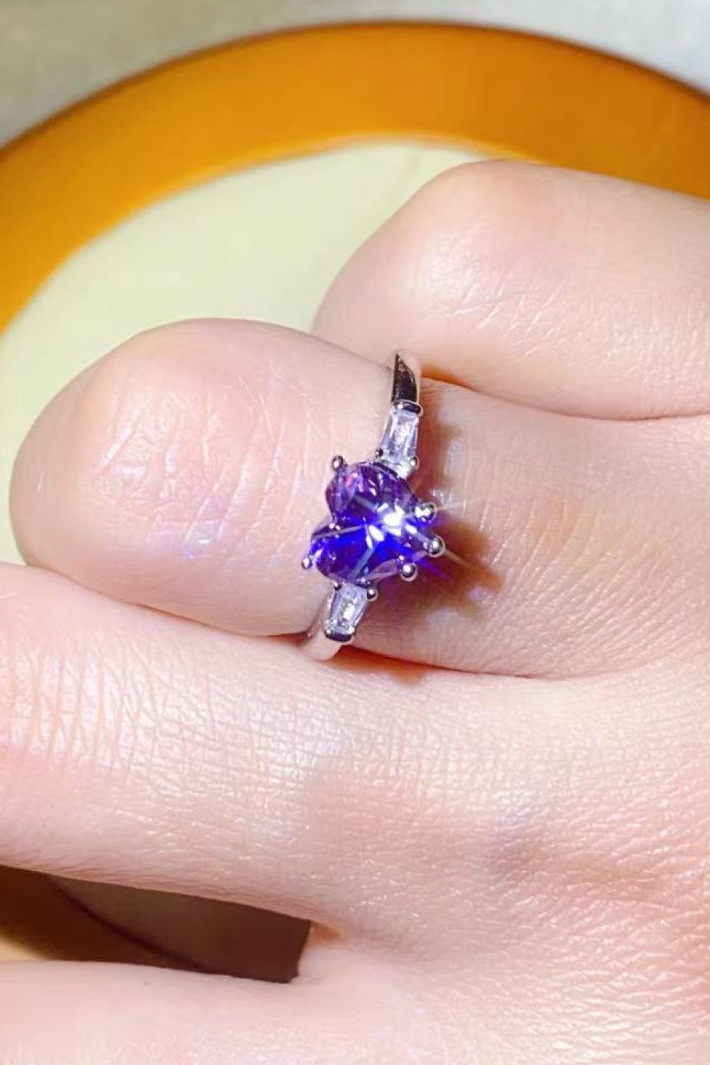 LADIES-JEWELRY—RING—1 Carat Moissanite Heart-Shaped Platinum-Plated Ring in Purple