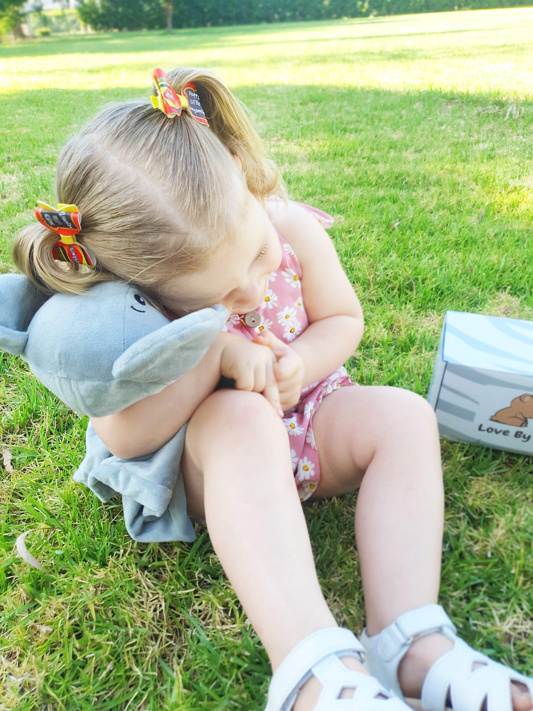 TOY--KIDS--Ellie the Elephant--with the built-in sound machine--CUDDLES AND SLEEP!!